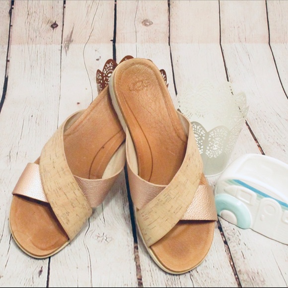 UGG Shoes - Ugg Rose Gold Cork Slip-On sandals
Comfortable